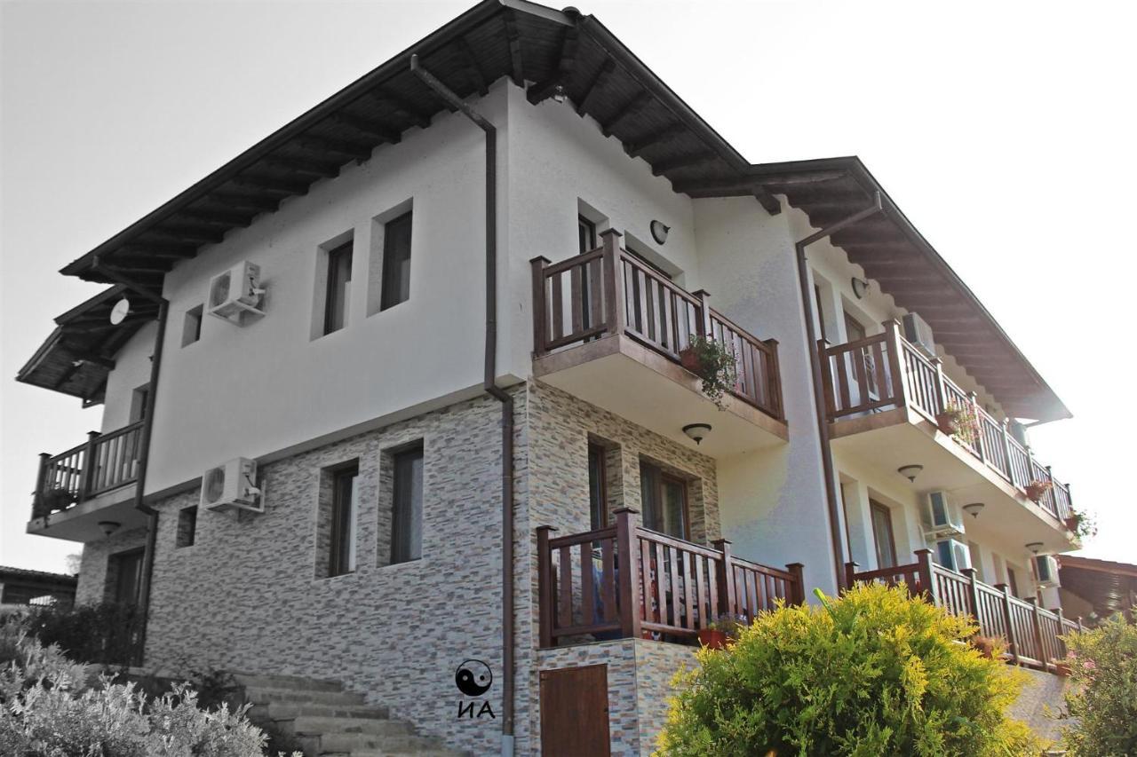 Отель Family Complex Krisbo Donkovtsi Экстерьер фото