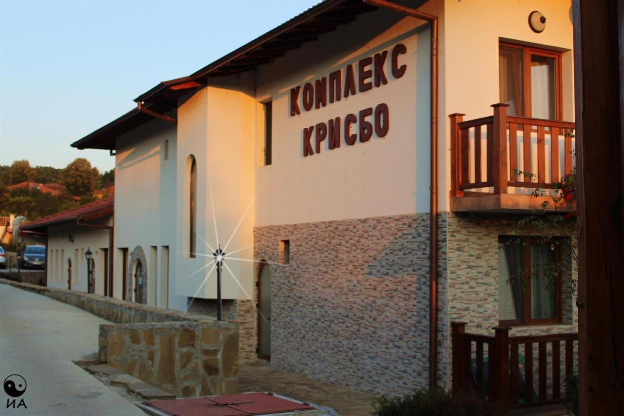 Отель Family Complex Krisbo Donkovtsi Экстерьер фото