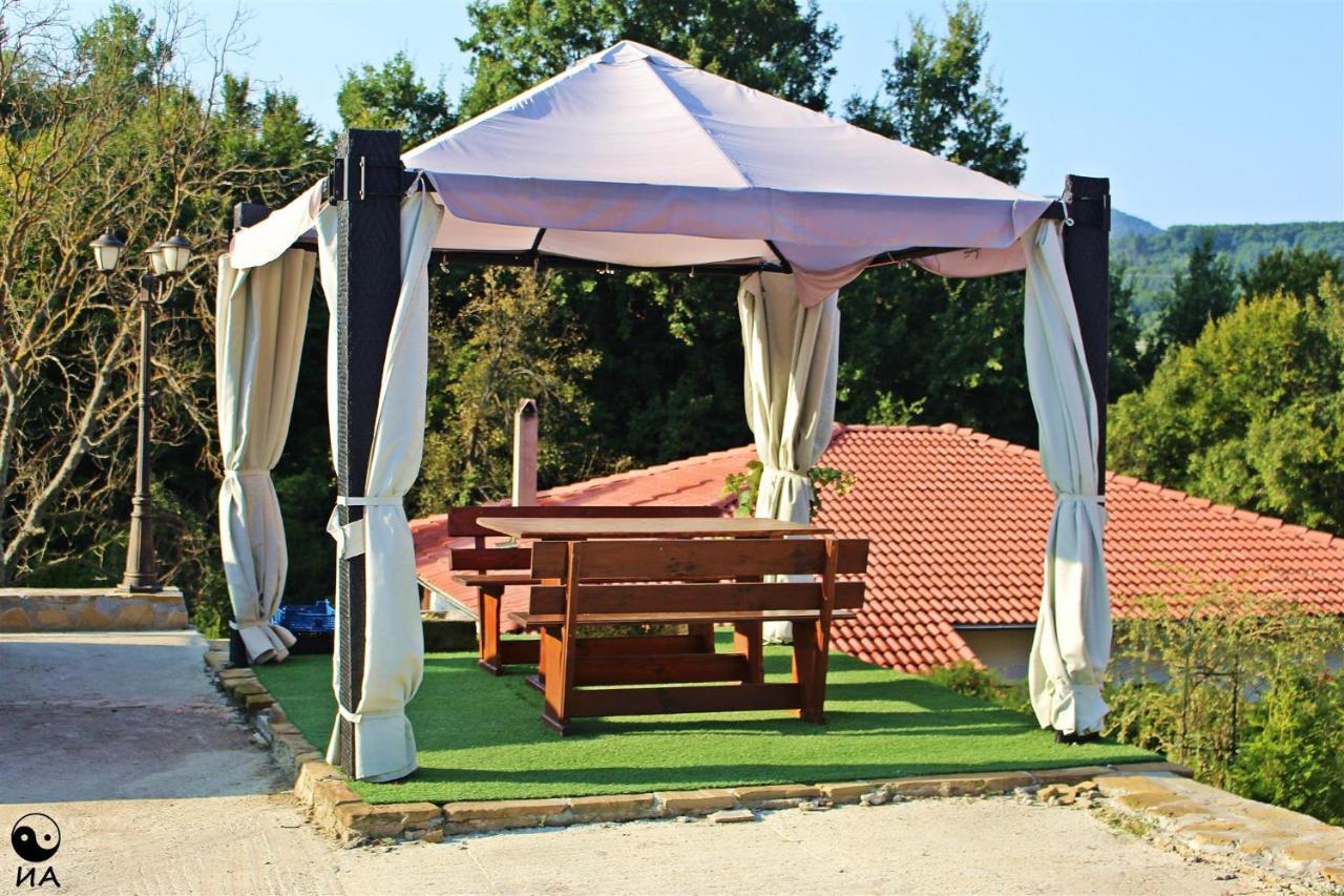 Отель Family Complex Krisbo Donkovtsi Экстерьер фото
