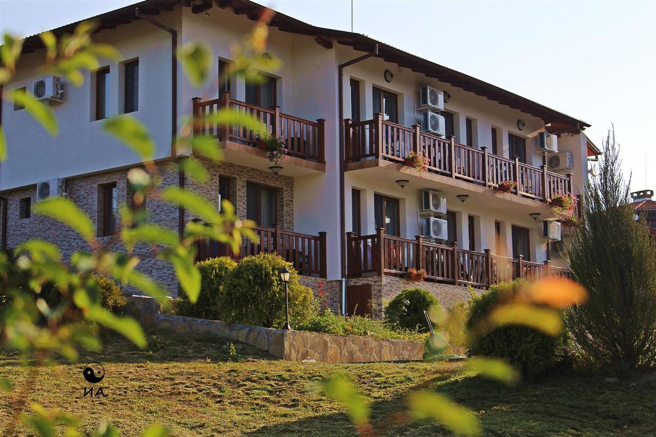 Отель Family Complex Krisbo Donkovtsi Экстерьер фото